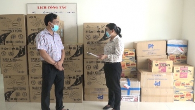 MTTQ tỉnh Bình Phước trao hàng cứu trợ phòng chống dịch Covid-19 cho huyện Chơn Thành