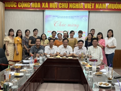 BCH Công đoàn Văn phòng tổ chức Buổi họp mặt nữ công đoàn viên Chào mừng ngày Phụ nữ Việt Nam (20/10)