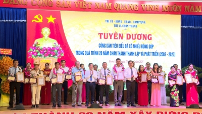 Chơn Thành họp mặt kỷ niệm 48 năm giải phóng Chơn Thành và 20 năm thành lập huyện Chơn Thành