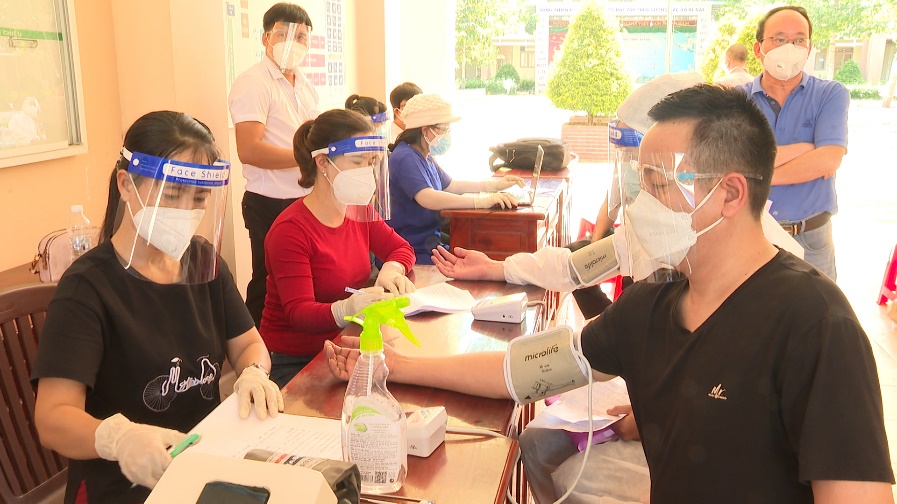 Chơn Thành: 371 chuyên gia người Trung Quốc được tiêm vắc xin phòng dịch