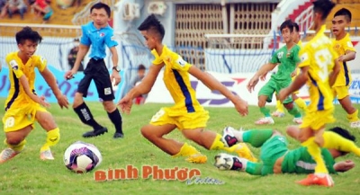 Giải hạng Nhất quốc gia SL 2021: Bình Phước chia điểm với Quảng Nam trong trận khai mạc