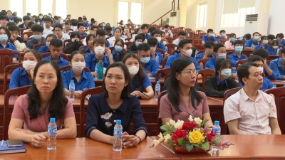 Ban tuyên giáo Tỉnh ủy Tuyên truyền về biển, đảo Việt Nam tại huyện Chơn Thành