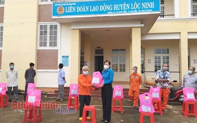 Lộc Ninh: Hơn 3.000 phần quà trung thu tặng thiếu nhi