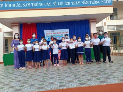 Ngày hội đọc sách ở trường tiểu học Thuận Phú