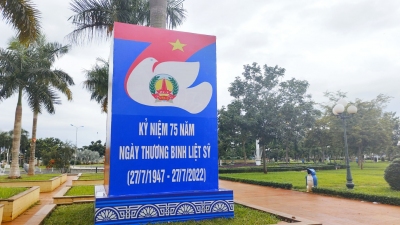Phước Long tuyên truyền cổ động trực quan hướng tới kỷ niệm 75 Ngày Thương binh liệt sĩ