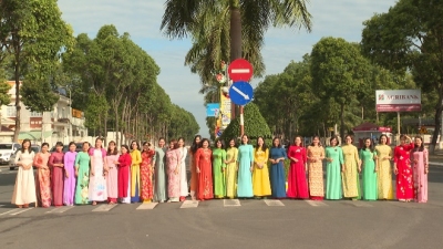 Nữ cán bộ, công chức, viên chức thị xã Chơn Thành, xinh tươi rạng ngời với “Tuần lễ áo dài” năm 2023