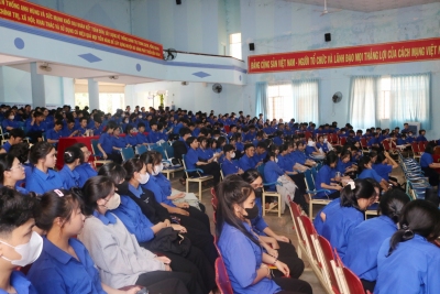 Huyện Đoàn phối hợp với Trung tâm bồi dưỡng chính trị huyện mở lớp “Bồi dưỡng Chủ nghĩa yêu nước Việt Nam” cho đoàn viên, thanh niên lớp 11, năm 2024