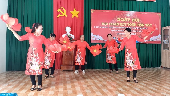 Exciting Great Solidarity Festival activities at Hamlet 1 Residential Area, Minh Thang commune